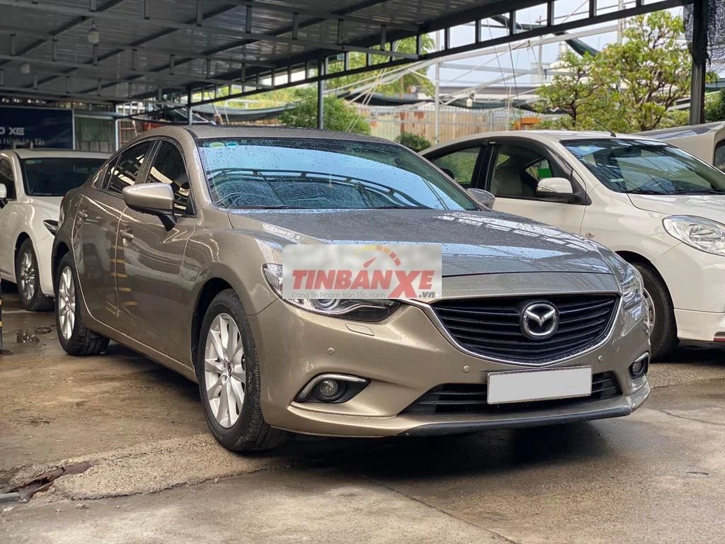 Mazda 6 model 2016 màu vàng cát