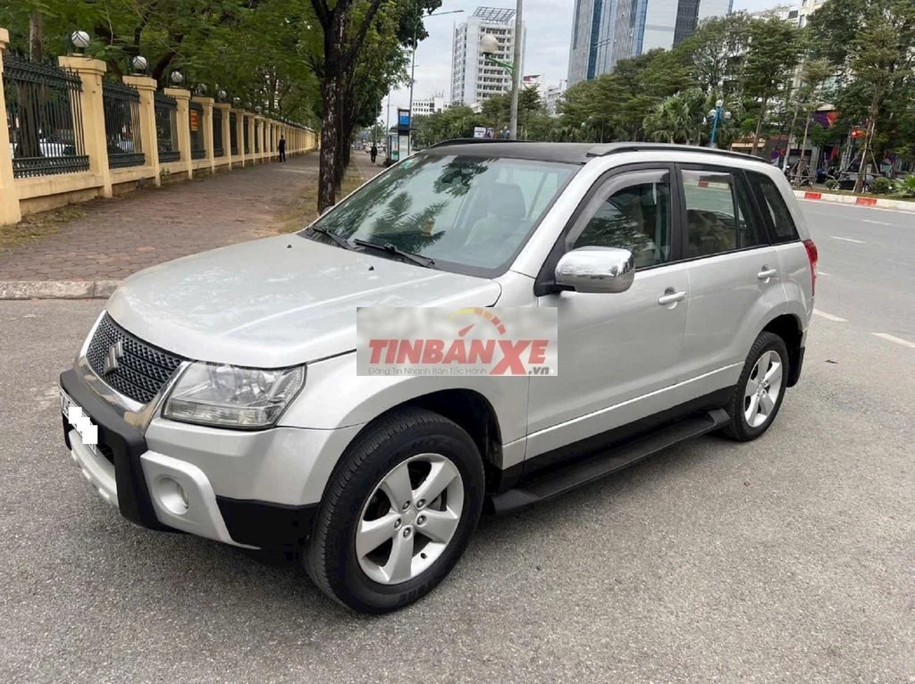 Suzuki Grand Vitara 2011 2.0L Ghi bạc