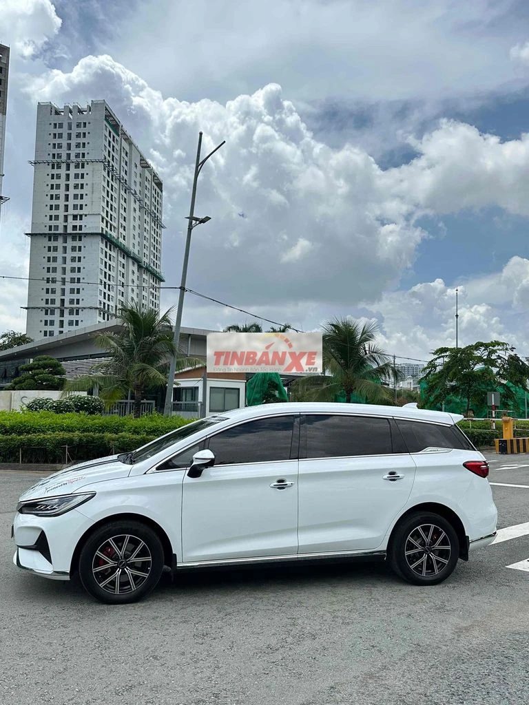 Hcm em bán BYD M6 2025