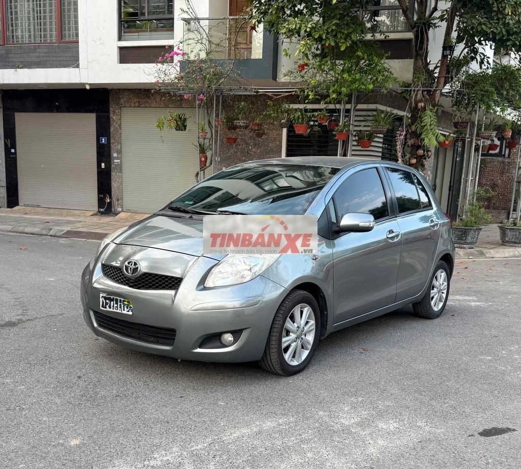 Toyota Yaris 1.3AT 2009 Xám