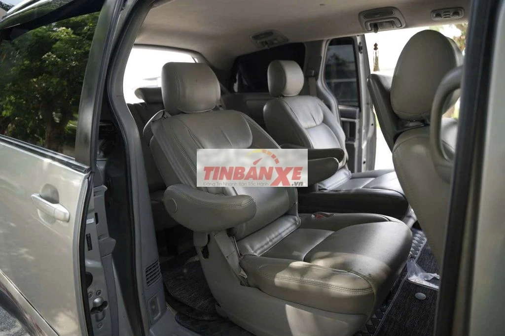 Toyota Sienna Bạc 7 chỗ