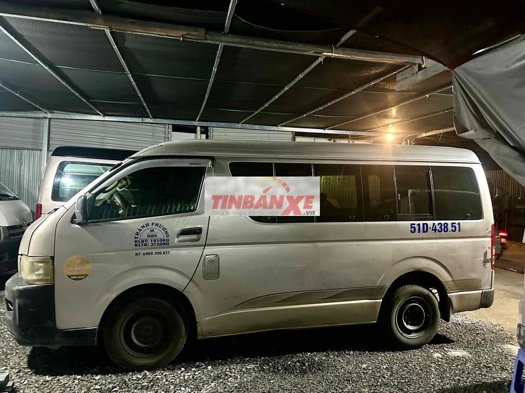 Toyota Hiace 2005 Bạc