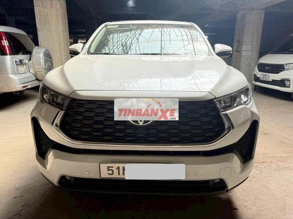 Toyota Innova Cross 2025 2.0V 10.000 km Trắng