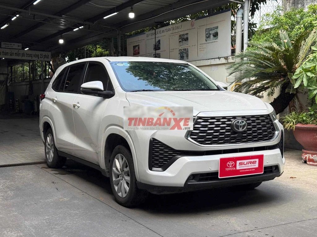 Toyota Innova Cross V 2025