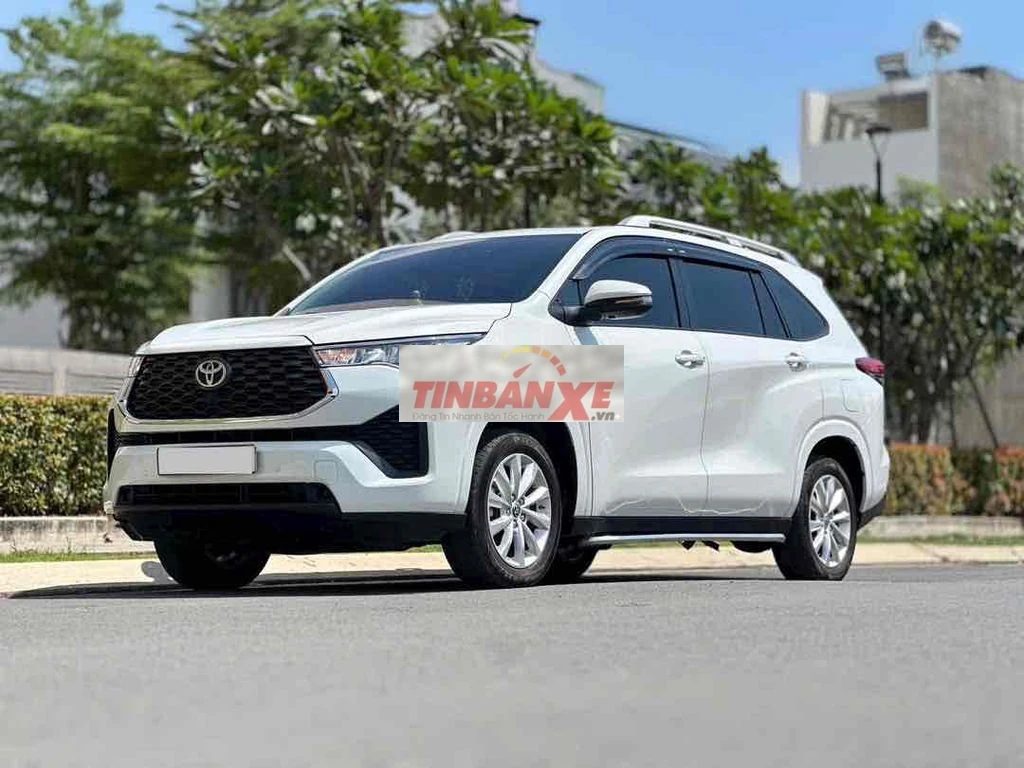 Toyota Innova Cross V 2025 Trắng
