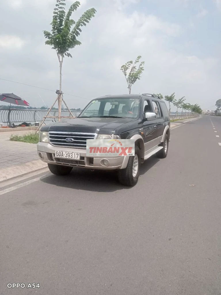 Ford Everest Đen 7 chỗ
