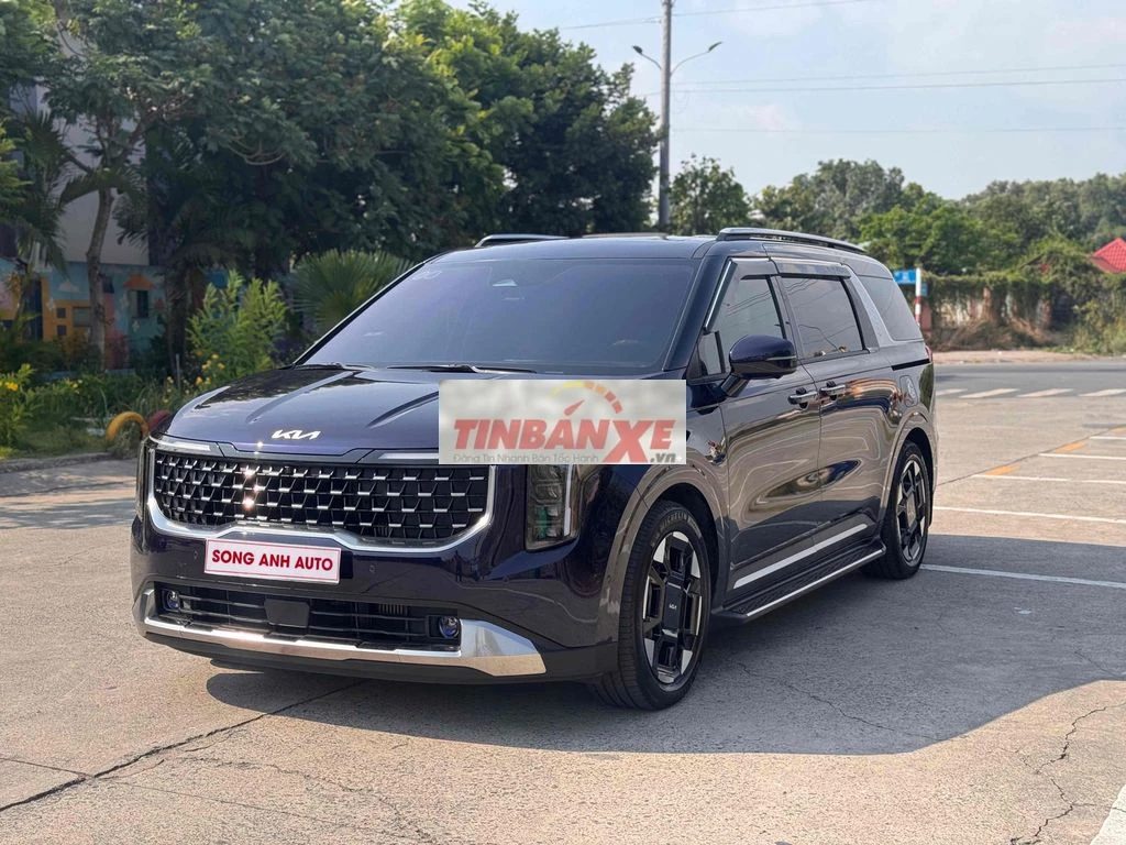 Kia Carnival 2024 Signature 15000 km