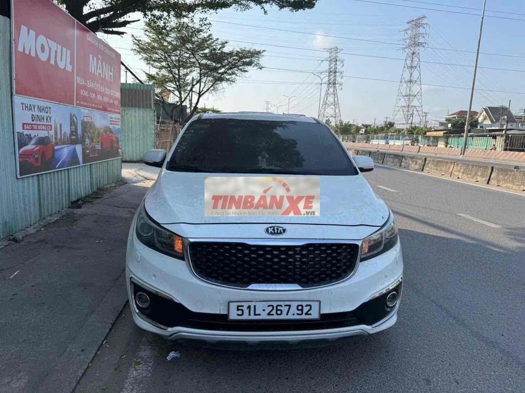 Kia Sedona Trắng 7 chỗ