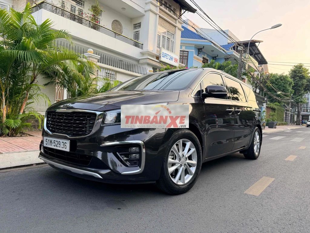 kia Sedona 2.2D máy dầu 7 chỗ bản full 2019