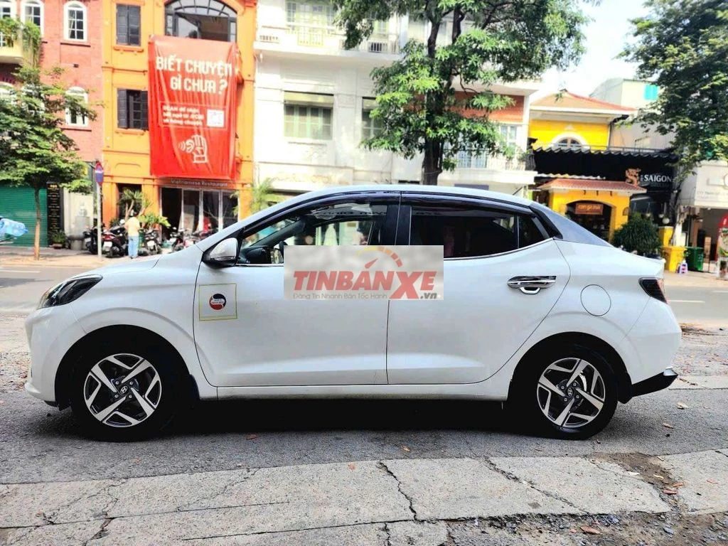 Hyundai i10 Sedan màu Trắng