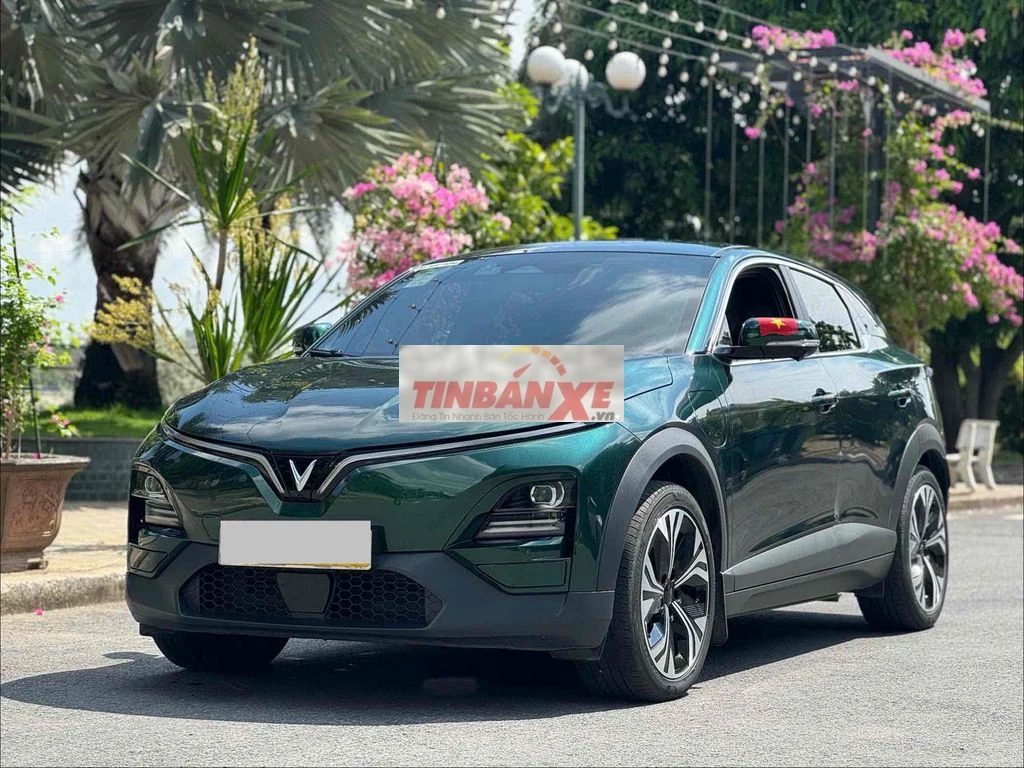 Vinfast VF6 Plus 2024 - Màu xanh - 3v8km - Mua pin