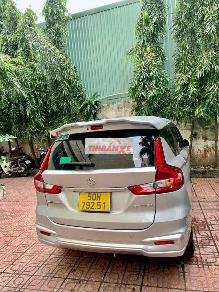 Suzuki Ertiga Bạc 7 chỗ 2021