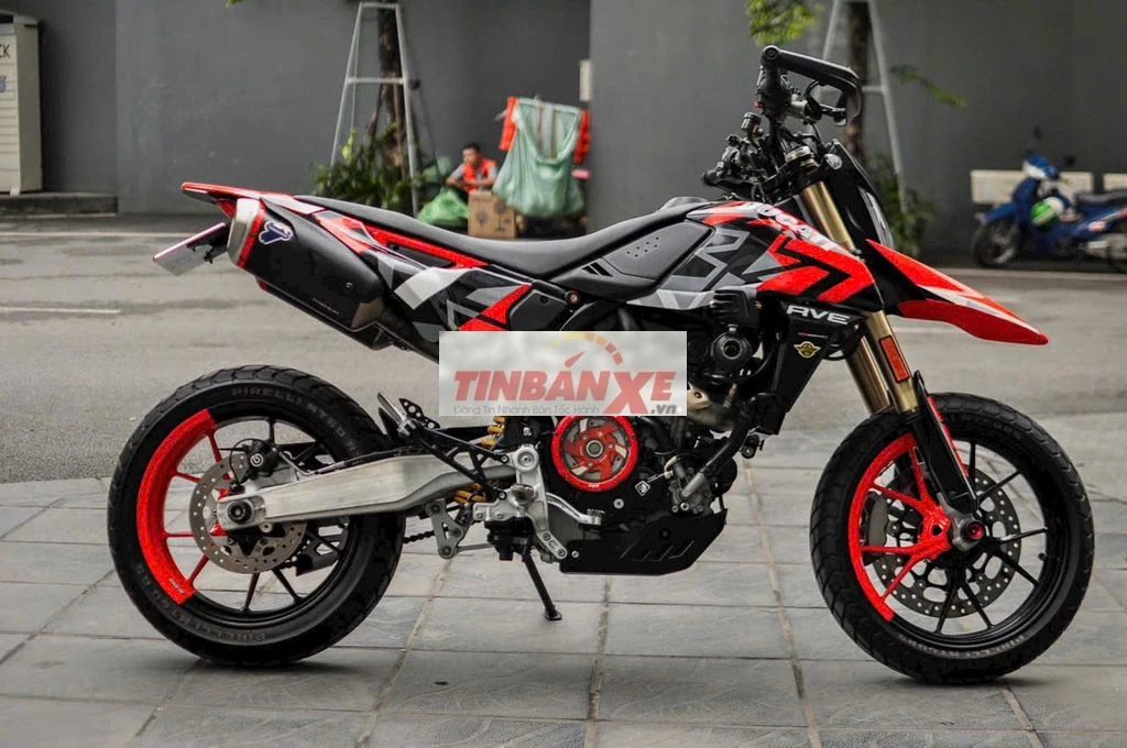Ducati Hypermotard Mono 698 RVE 2024 Đỏ 4000 km