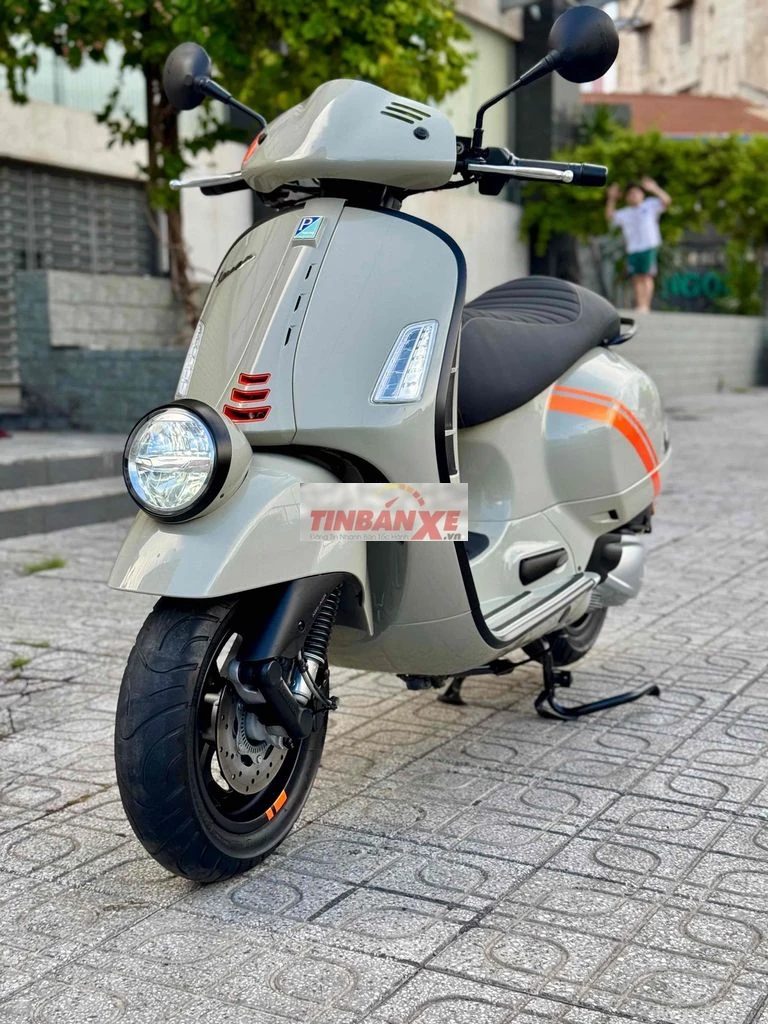 Piaggio Vespa GTV 300 HPE 2024 Xám