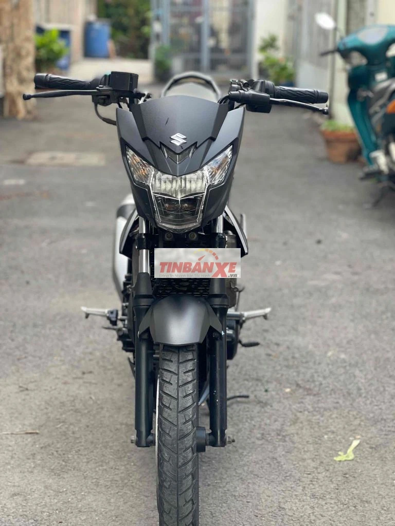 Suzuki Satria Đen, máy zin chất