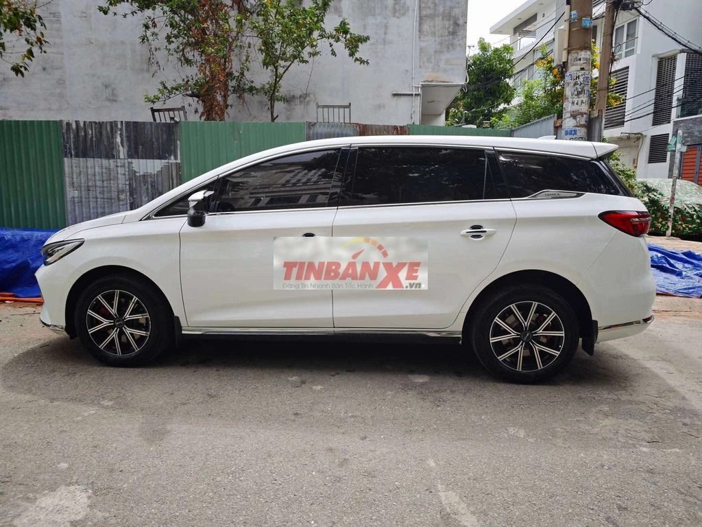 BYD M6 EV 7 chỗ Trắng 86.000km