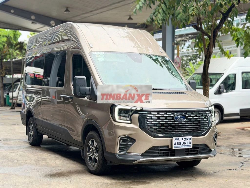 Ford Transit 2024 xe lướt 2v_1 chủ đi rất kỹ luôn