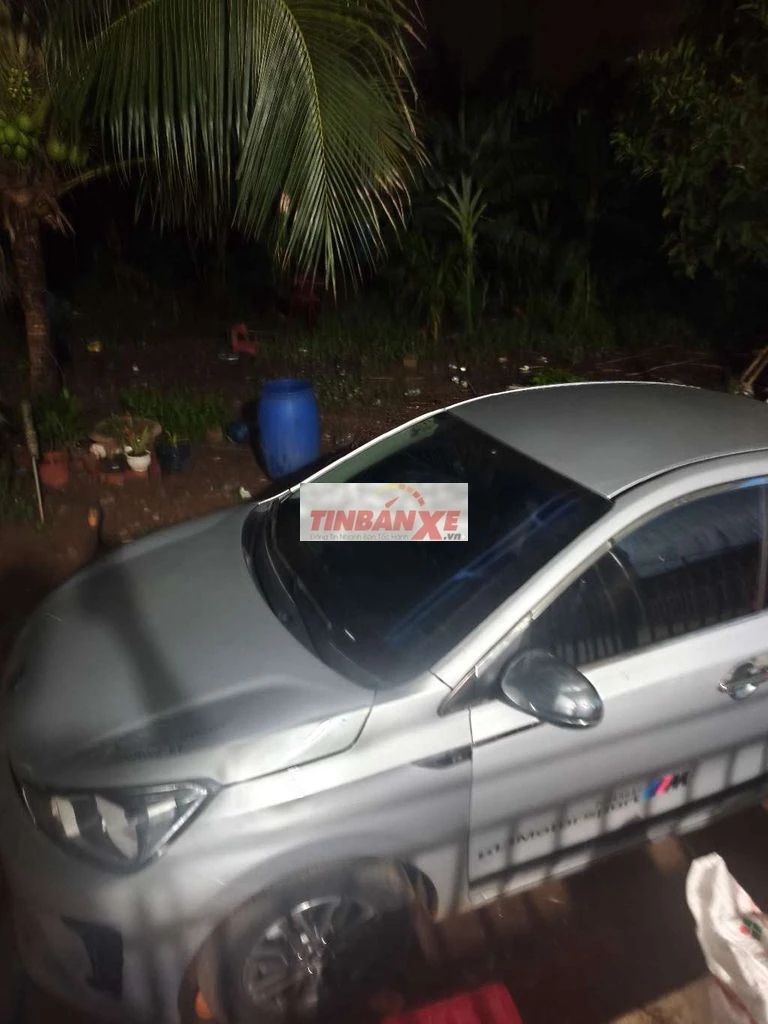 Xe Kia màu Bạc