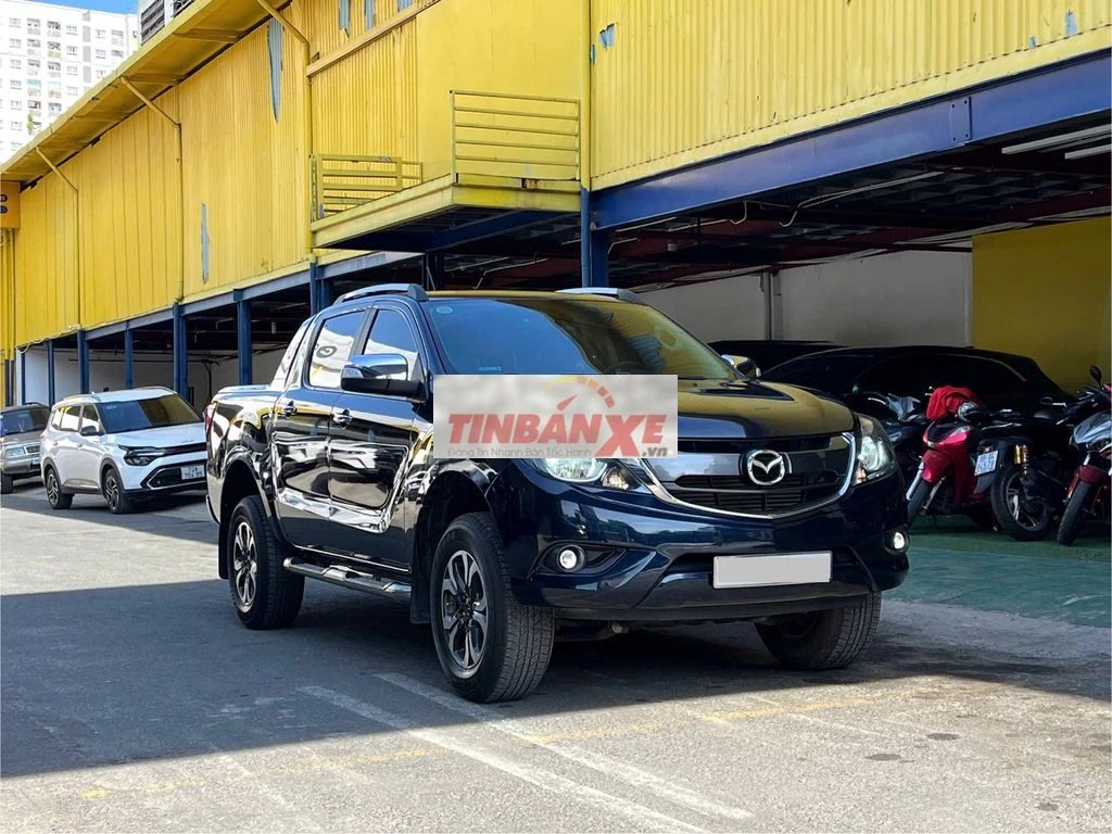 Mazda bt50 2.2L 4x2 ath 2018 gia đình lướt 70tr pk