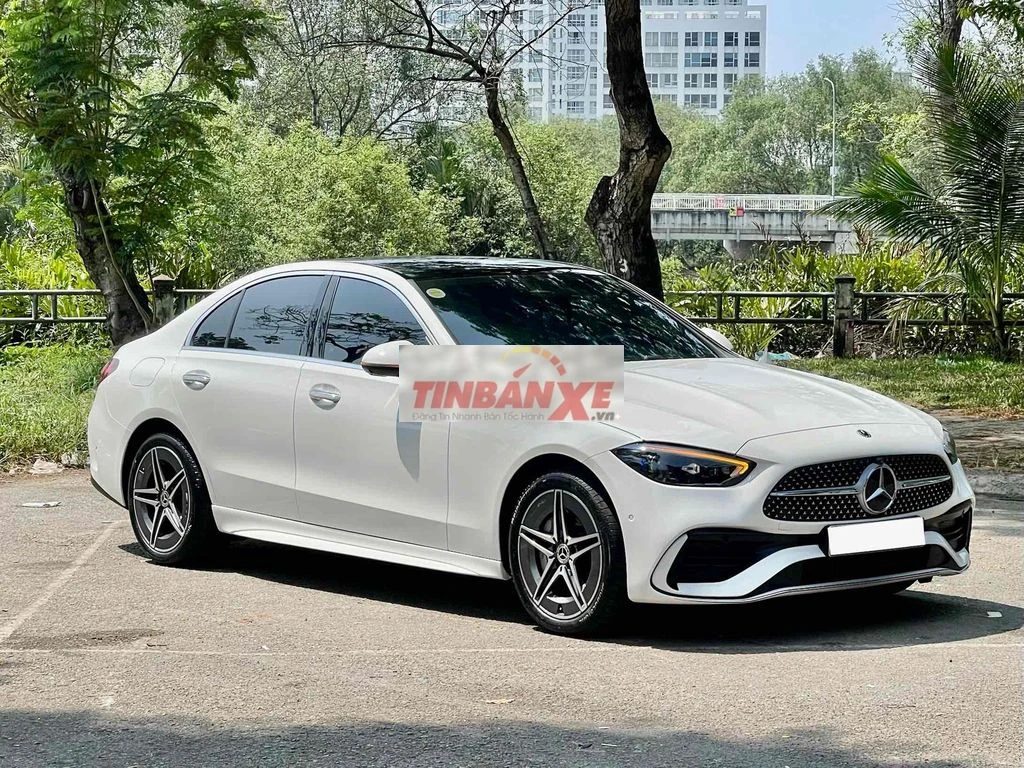 Mercedes-Benz C300 AMG V2 2025 Trắng