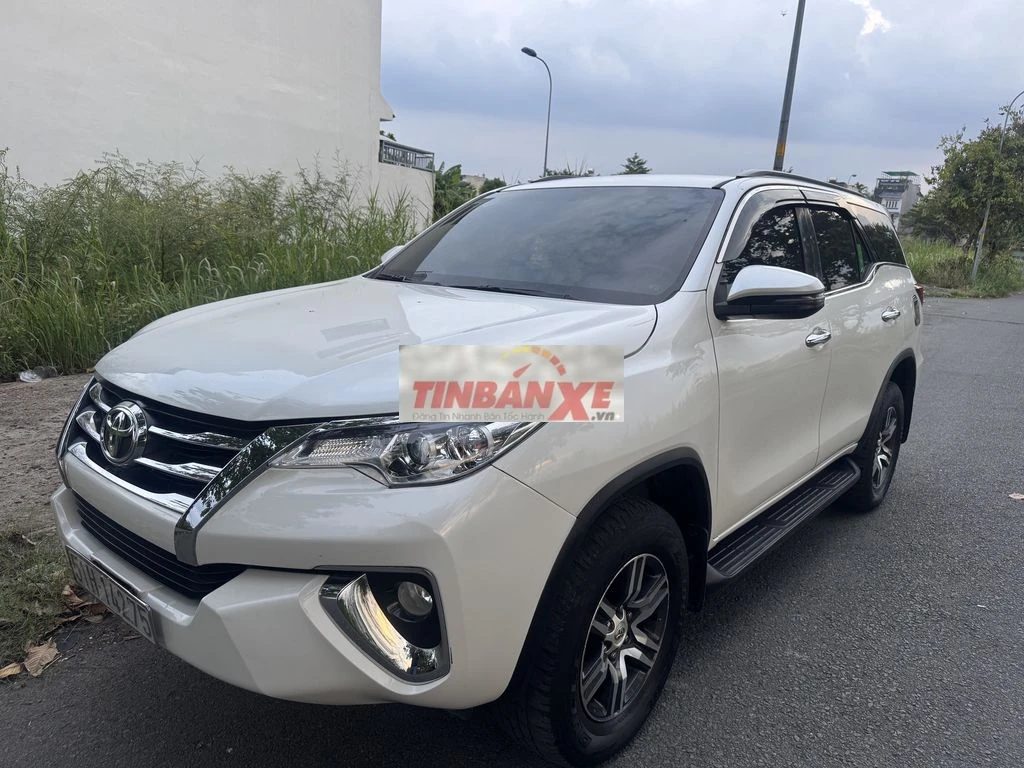 Toyota Fortuner 2019 Trắng