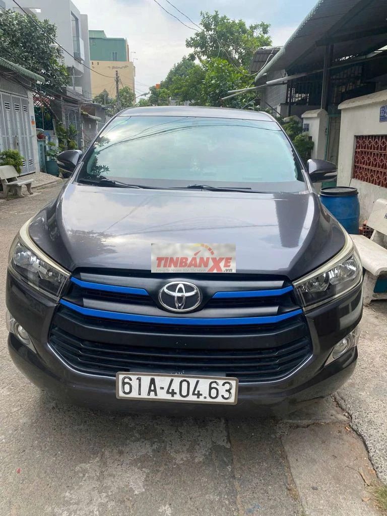 Toyota Innova 2017 2.0E MT 140.000 km Xám