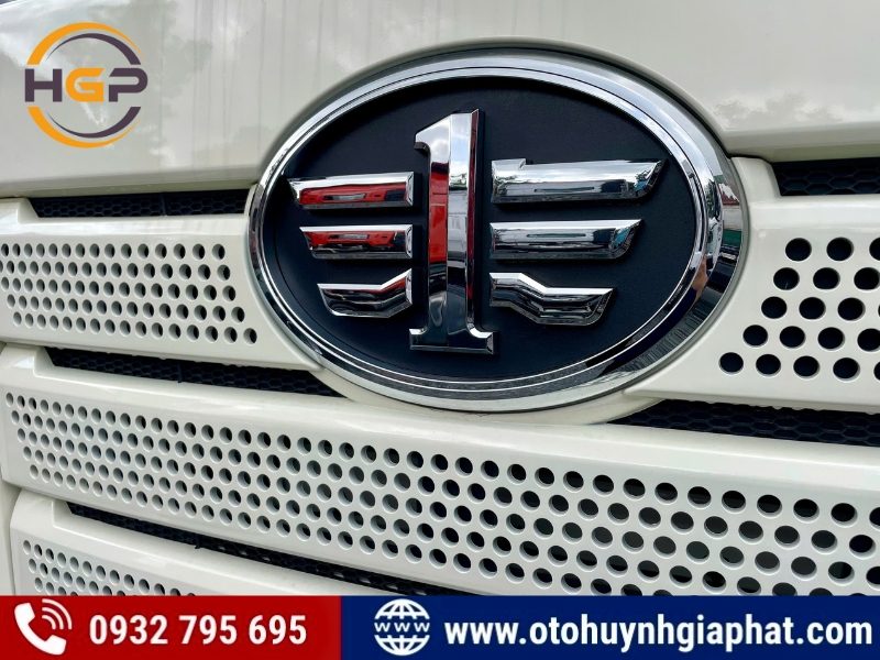 Logo-Xe-dau-keo-Faw-J6P-375HP-2025-moi.jpg
