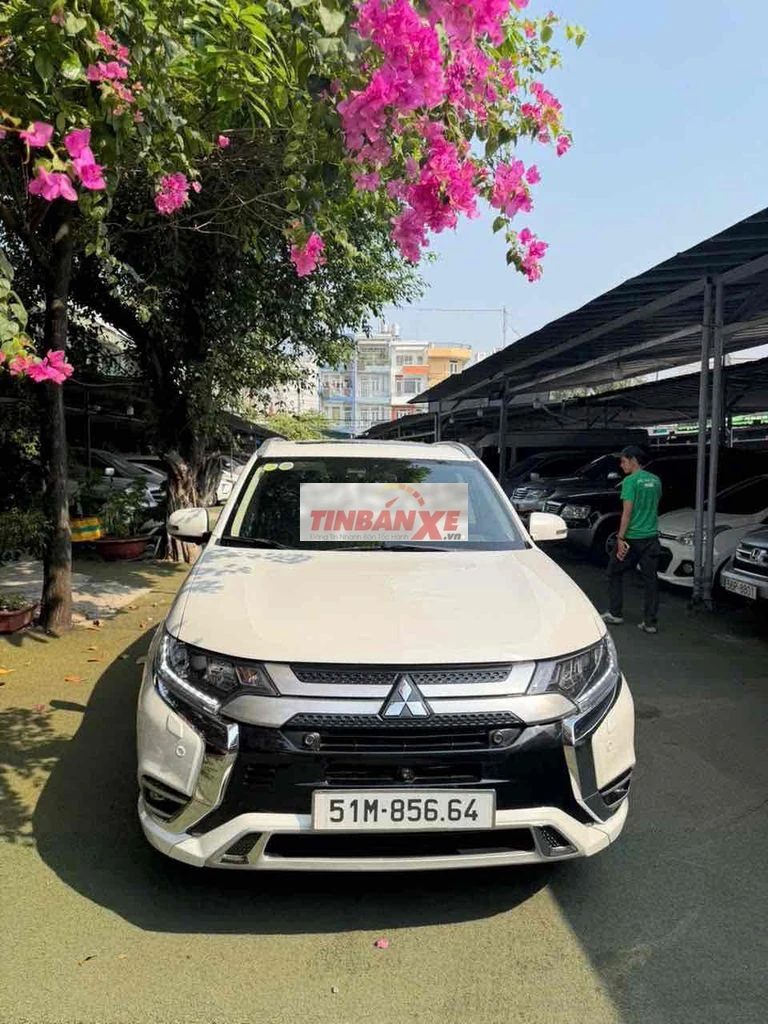 Mitsubishi Outlander 2022 AT Premium 2.0