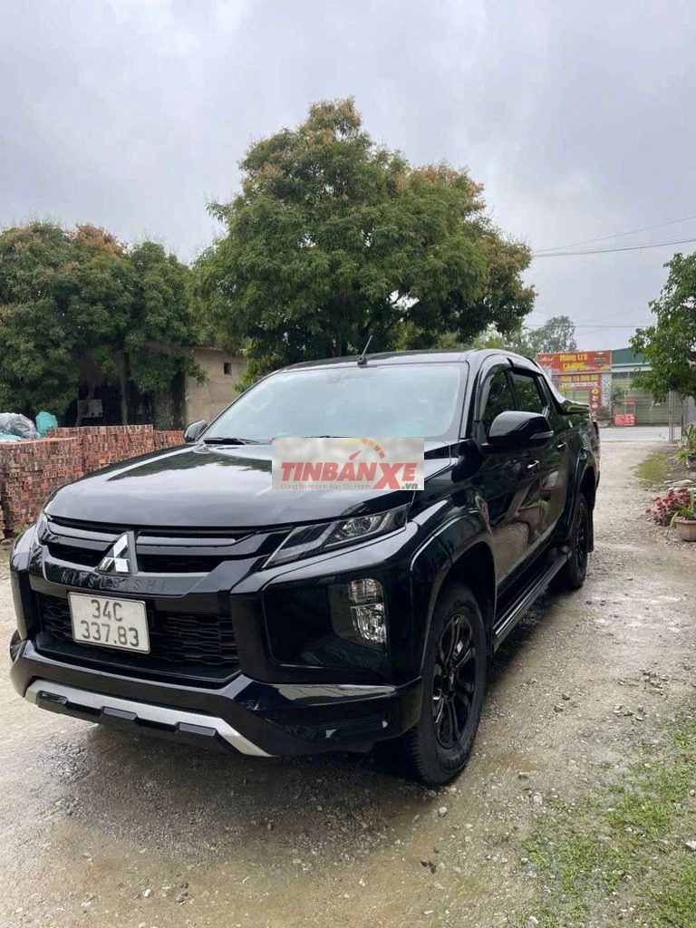 Mitsubishi Triton Athlete Đen