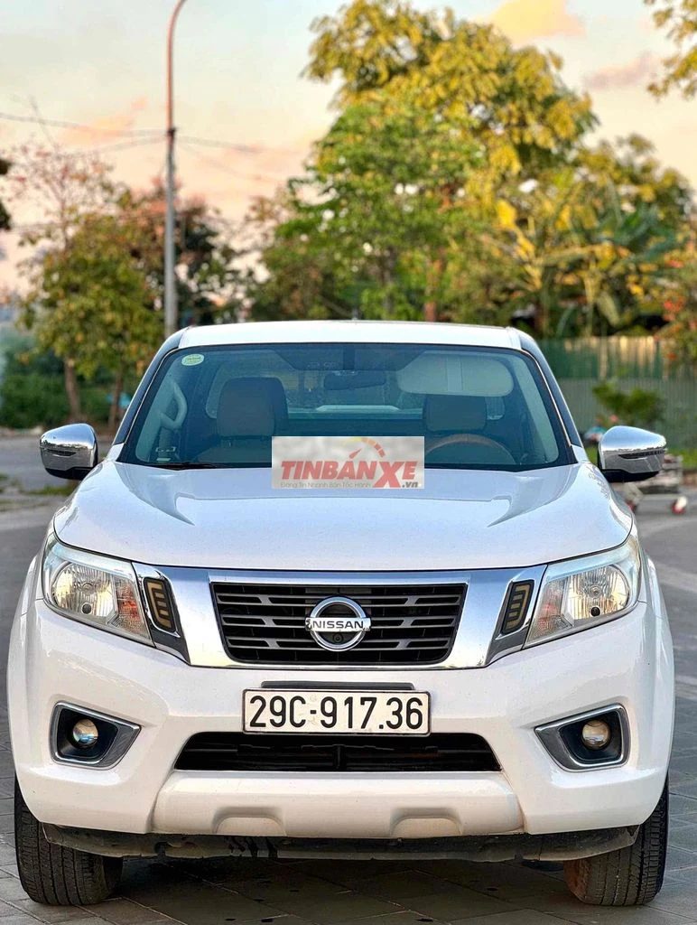 Nissan Navara EL 2016 Trắng