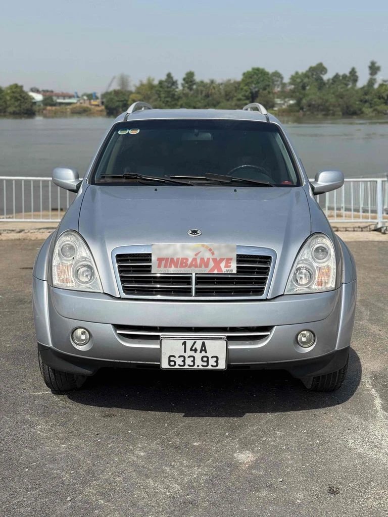Ssangyong Rexton 2009 Bạc
