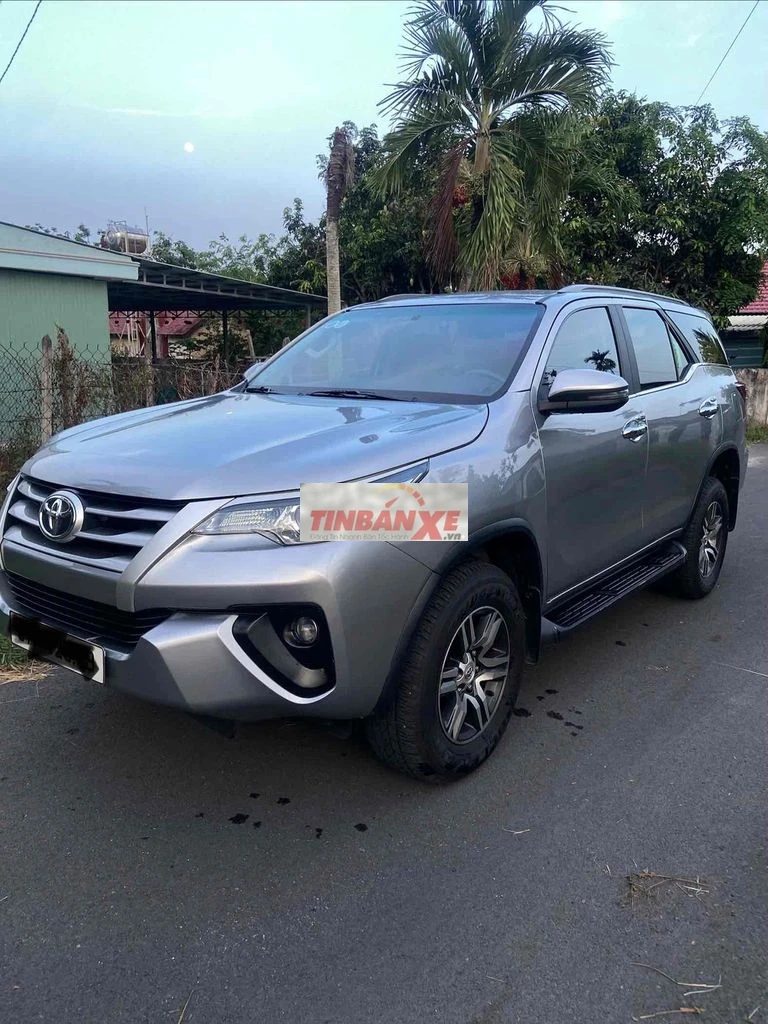 Toyota Fortuner 2018 2.4 G mt Bạc