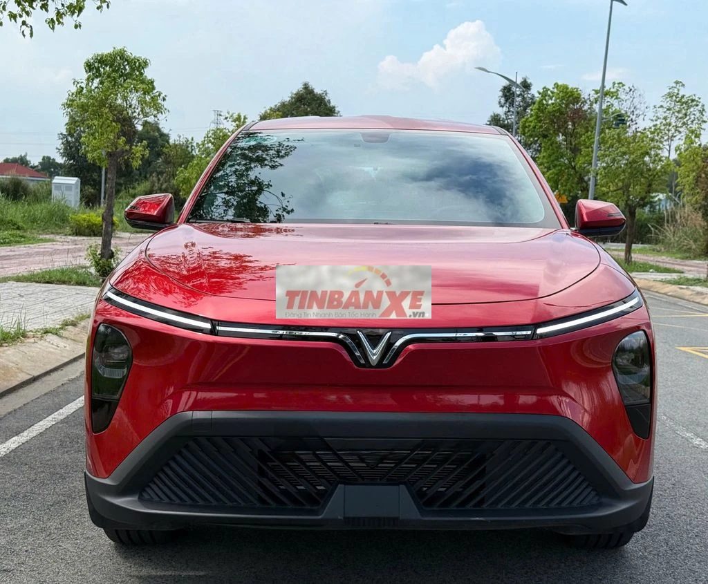 Siêu lướt Limo Green 2025 đỏ 1300km- free sạc