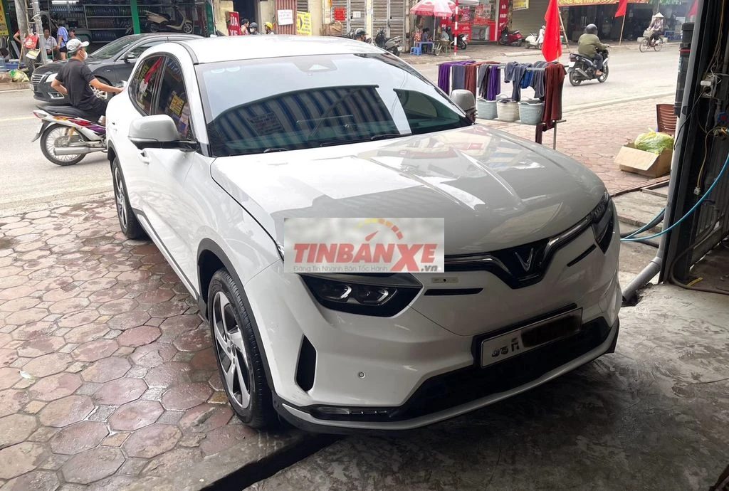 VF8 eco 2025 lướt 1000 km như mới