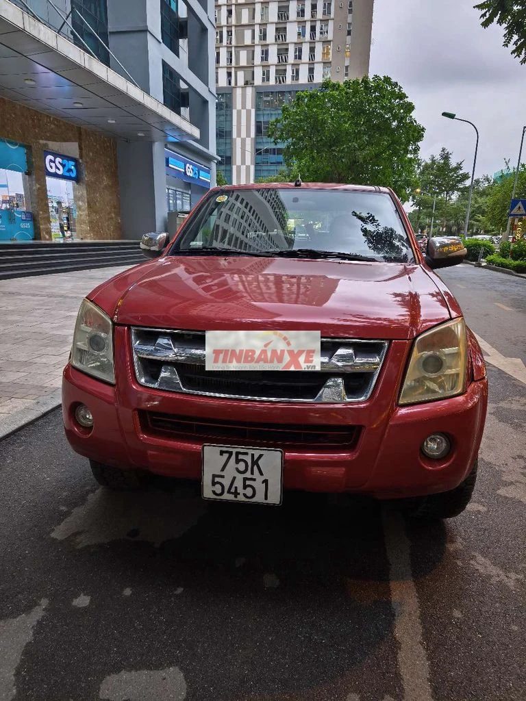 Isuzu DMax Số tự động màu Đỏ