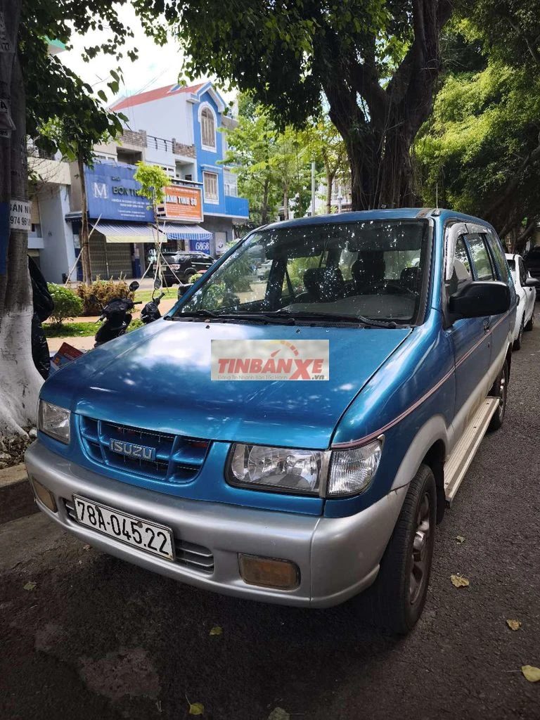 Isuzu Hilander 2003 Xanh