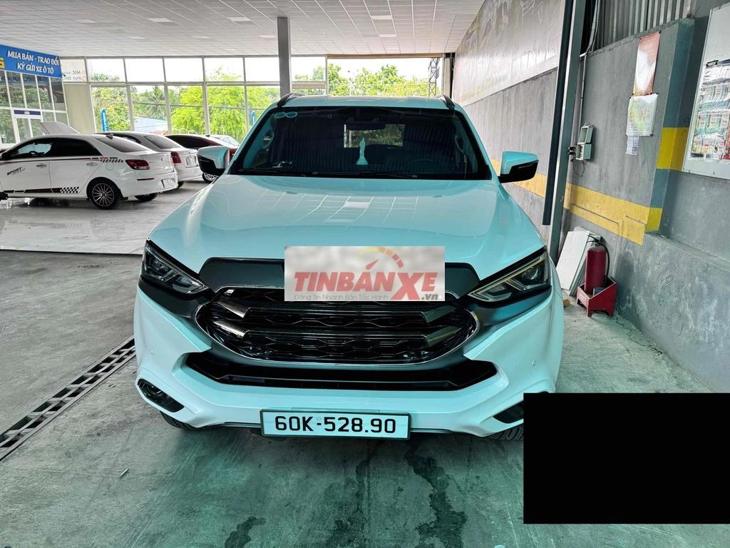 Isuzu MU-X 2023, số tự động 2 cầu