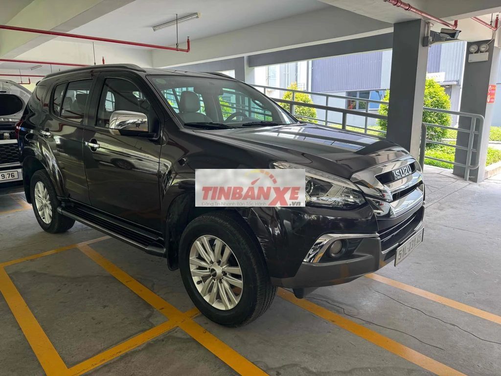 Isuzu Mu-X Prestige 1.9 AT 4x2