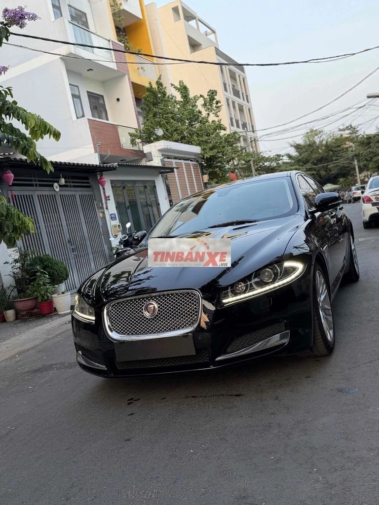 Jaguar XF Model 2015 Đen