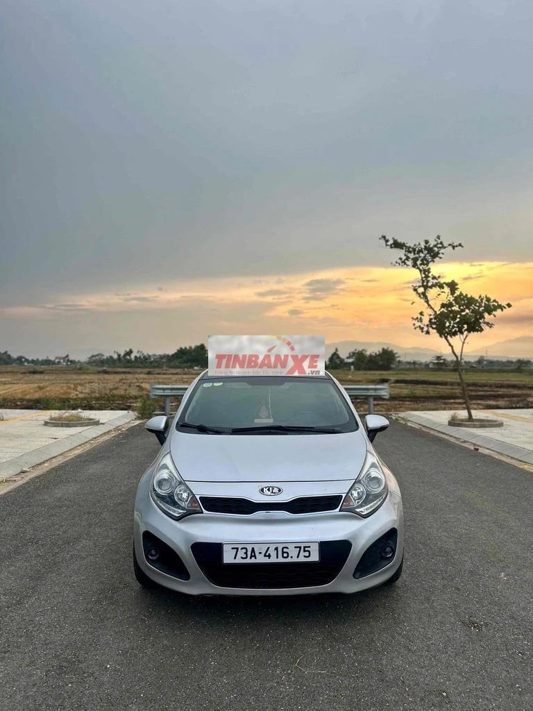 Kia Rio 2013 bản full xe nhập