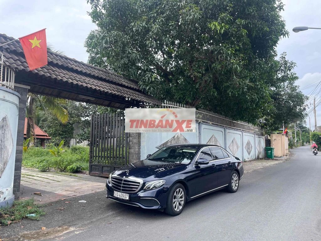 Mercedes-Benz E200 2017 71000 km Xanh