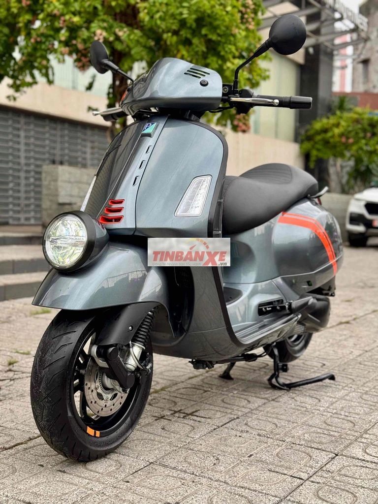 Piaggio Vespa GTV 300 HPE Xám