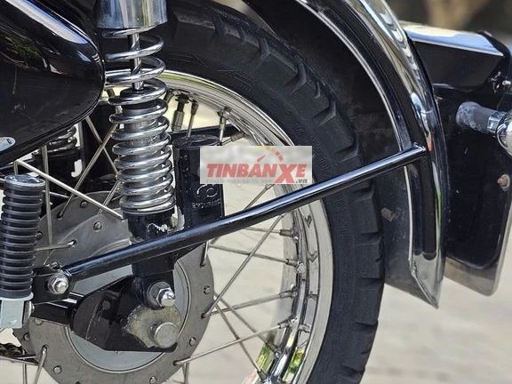 Royal Enfield Classic 500 Đen