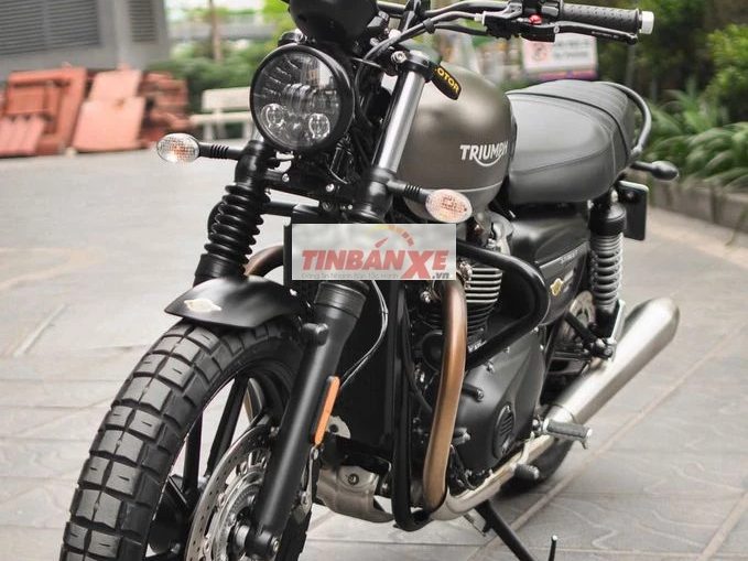 Triumph Street Twin 900 2022 4000 km Xám