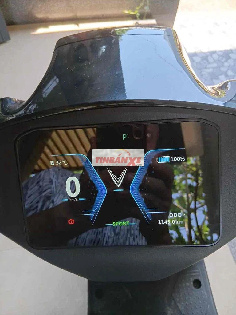 Xe máy điện VinFast Vero x Xanh đen