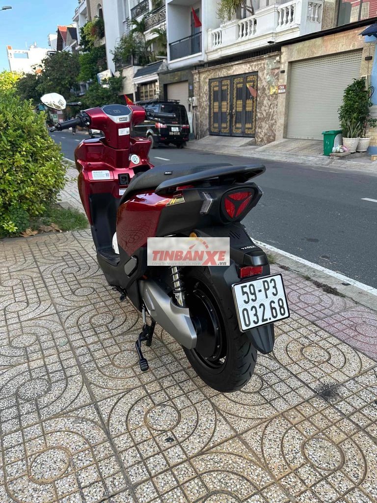 Xe máy điện Yadea Velax H Plus Đỏ