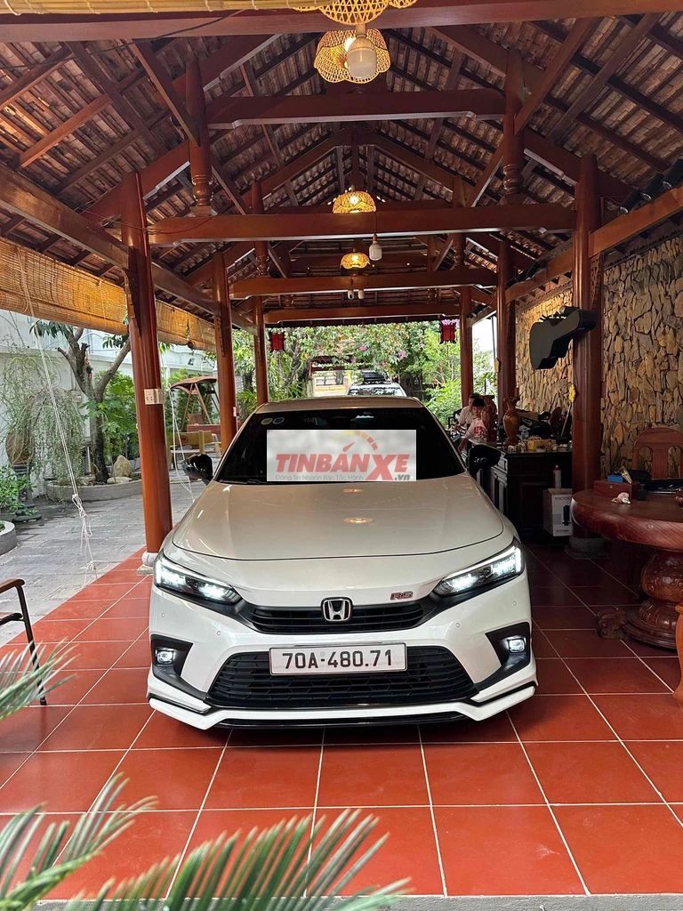 Honda Civic RS ĐK 2/2024 Odo 15.000 km Như Mới