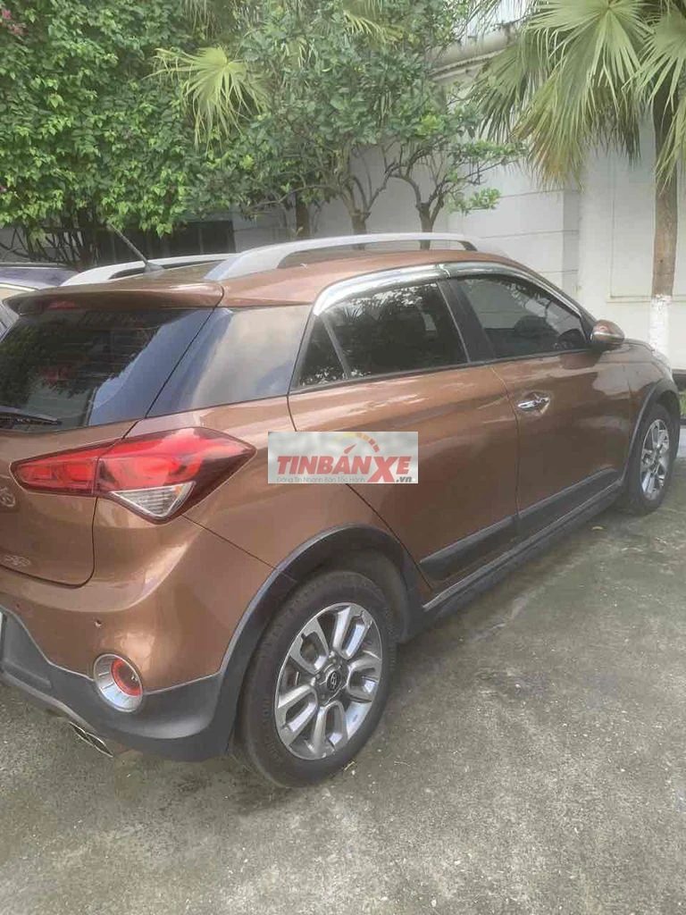 Hyundai i20 10 năm mới hơn vạn