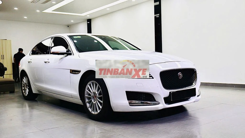 Jaguar XF Pure 2016 Trắng 60000 km