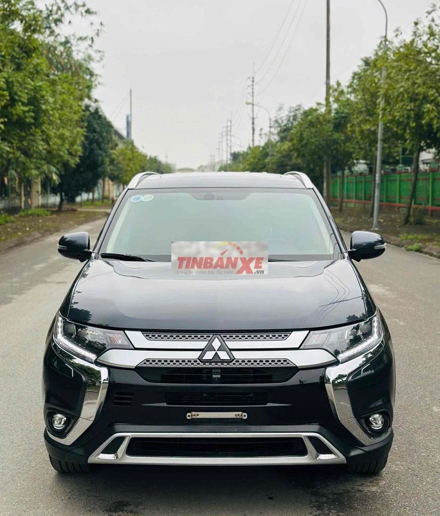 Mitsubishi Outlander 2021 Premium có cửa sổ trời